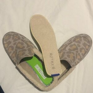 Rothy's Beige and Gray Animal Print Slip-Ons 13
